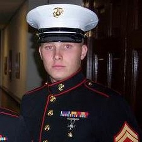 Profile Picture of Travis Graham (@vettreasurehunt) on Poshmark