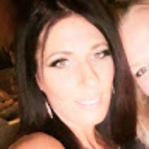 Profile Picture of Shannon Starbird (@starbirdshanj) on Poshmark