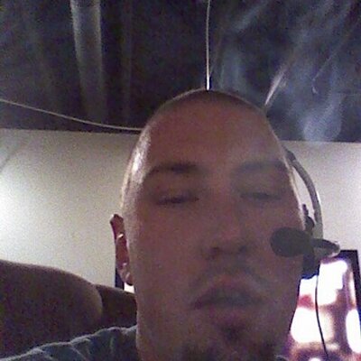 Profile Picture of Robert Leclair (@lunatic734) on Twitter