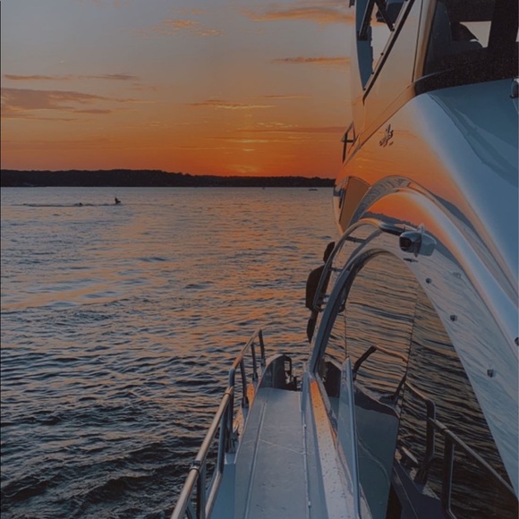 Profile Picture of Charlotte Bogler (@charbogs) on Poshmark