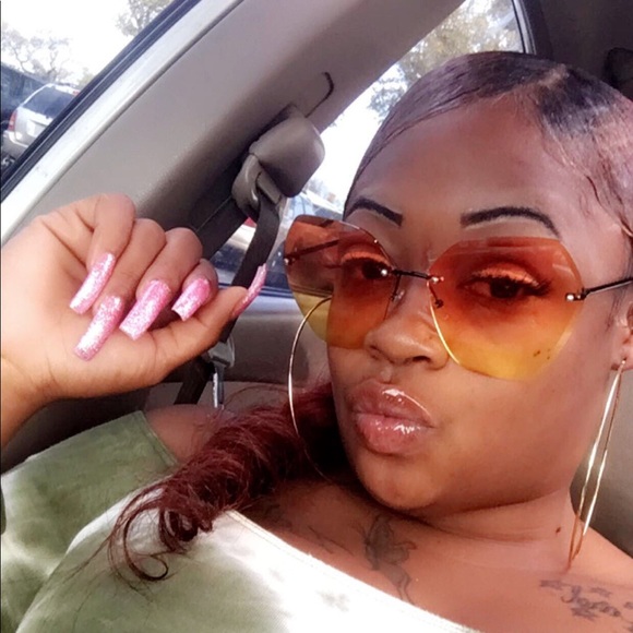 Profile Picture of Dominique Pearson (@diamonddipped26) on Poshmark