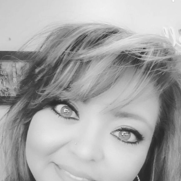 Profile Picture of Andrea Jojola (@ajojola) on Poshmark