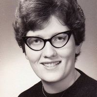 Profile Picture of Julia Haggar (@sunnyjeh) on Pinterest