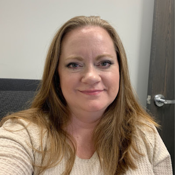 Profile Picture of Stephanie Salonek (@s_salonek) on Poshmark