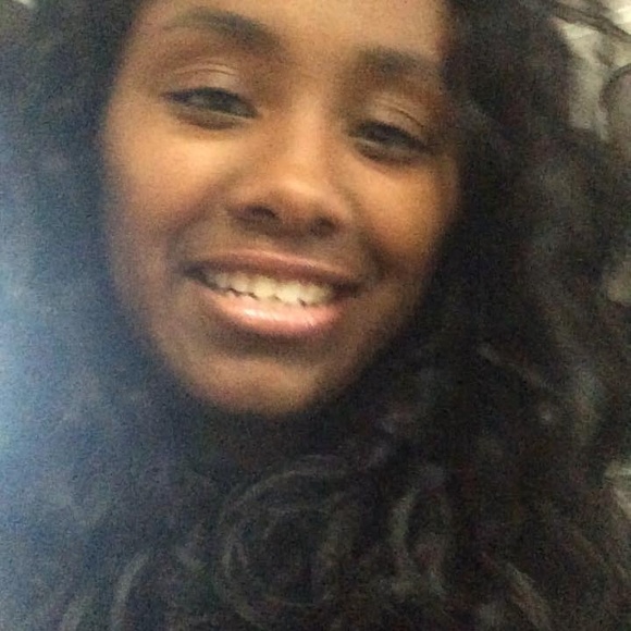 Profile Picture of Lori Nguyen (@lori_sanders88) on Poshmark