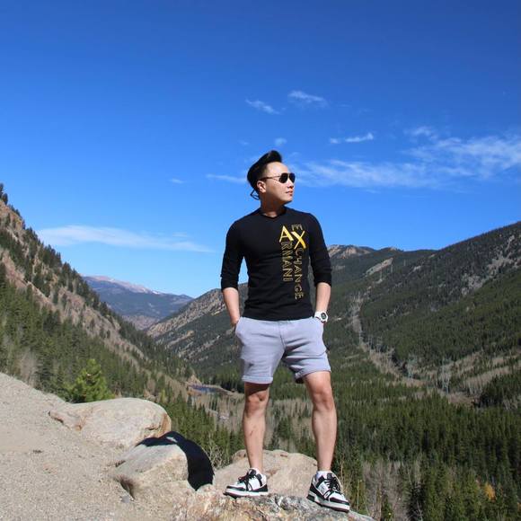 Profile Picture of Henry Nguyen (@henrynguyen416) on Poshmark