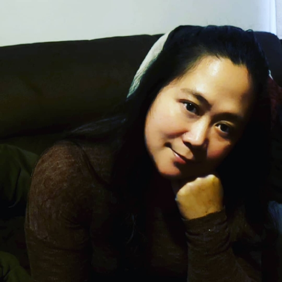 Profile Picture of Rowena Binarao (@rowenablariego) on Poshmark