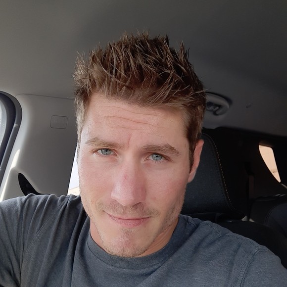 Profile Picture of Andrew Pardy (@masterful_wears) on Poshmark