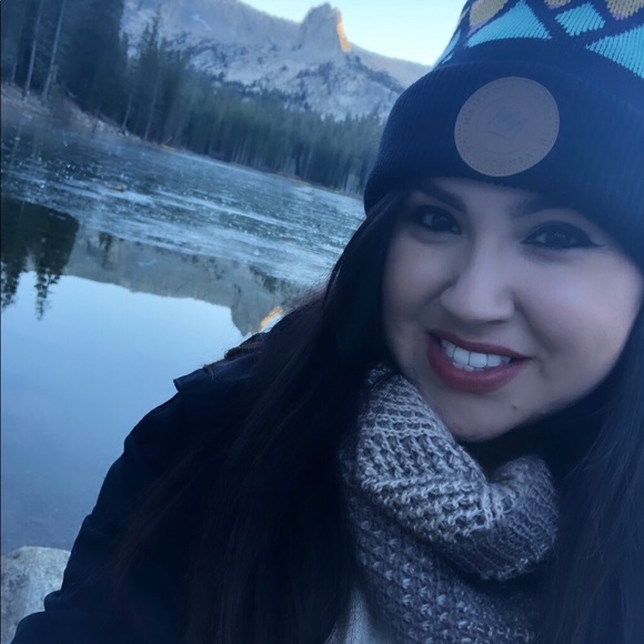 Profile Picture of Monique Camacho (@moniquemcamacho) on Poshmark