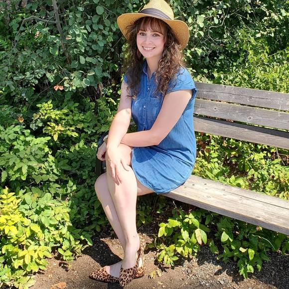 Profile Picture of Marie Gregg (@mlsgregg) on Poshmark