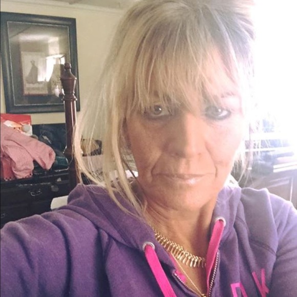 Profile Picture of Nancy Dybash (@nancydybash) on Poshmark