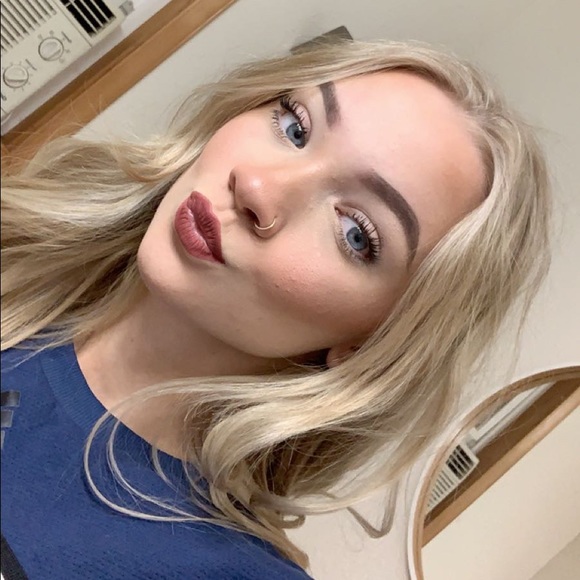 Profile Picture of Macey Picinich (@maceyjopicinich) on Poshmark