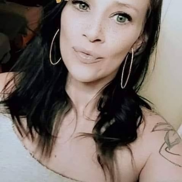 Profile Picture of Miranda Mcsweeney (@randamc23) on Poshmark