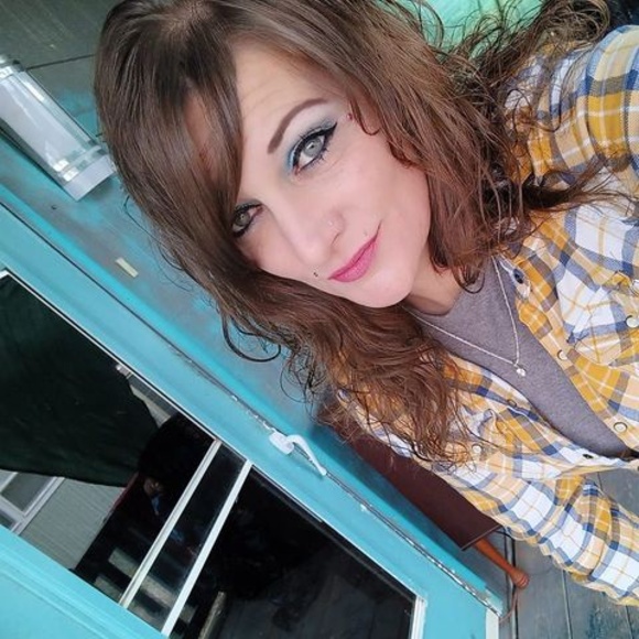 Profile Picture of Casie Mcdaniel (@casiemcdaniel) on Poshmark