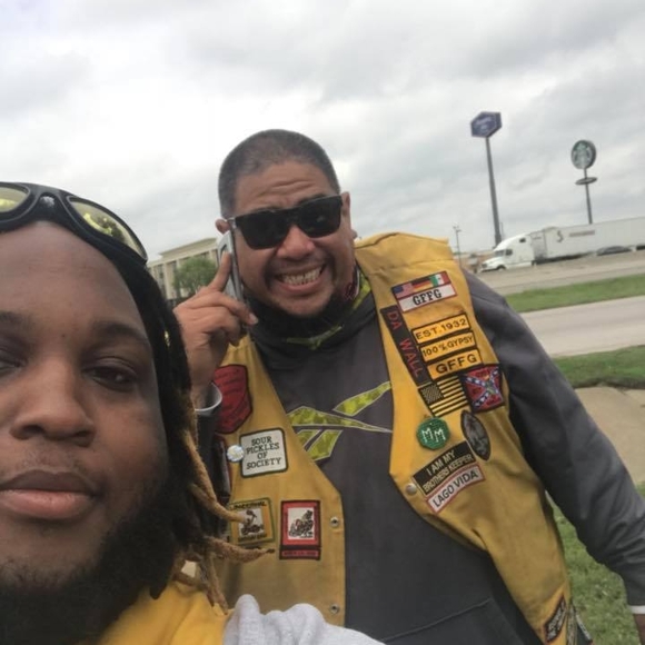 Profile Picture of Christopher Gamboa (@guambomb2002) on Poshmark