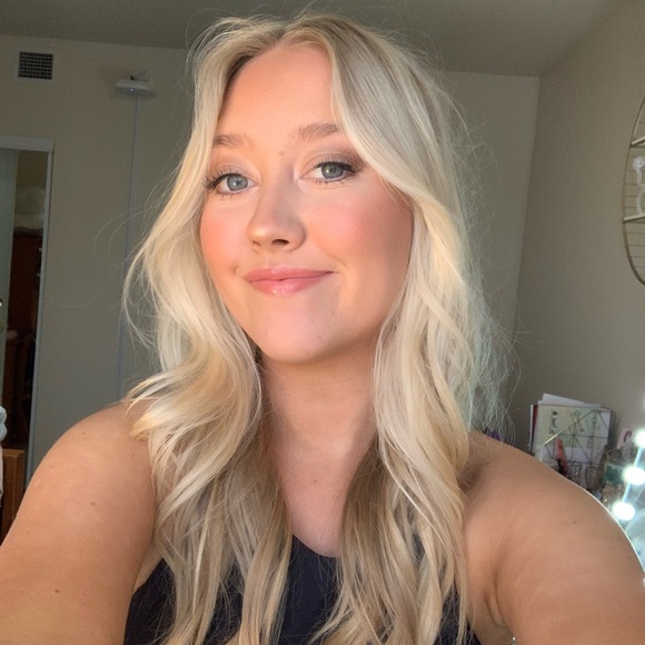 Profile Picture of Kate Mckeller (@kate_mckeller) on Poshmark