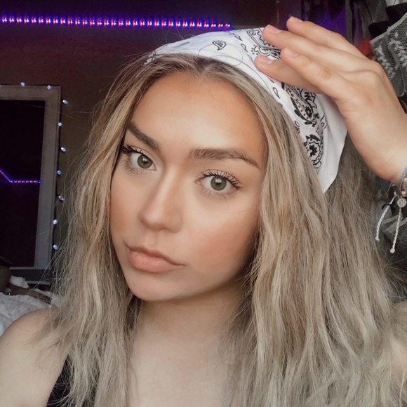 Profile Picture of Joseline Escobar (@joss0215) on Poshmark