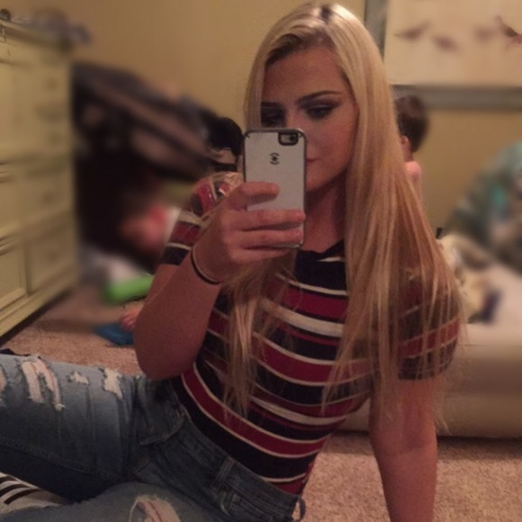 Profile Picture of Kathryn Napper (@kathrynnapper) on Poshmark