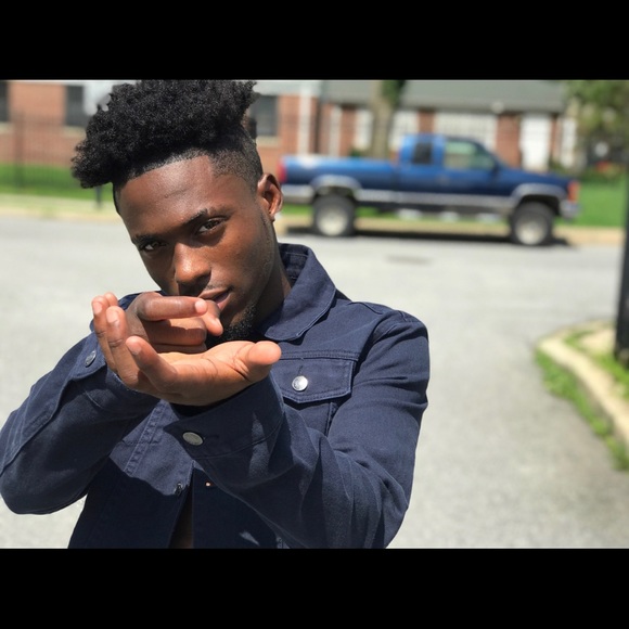 Profile Picture of Jeremiah Moore (@jmizzy2x) on Poshmark