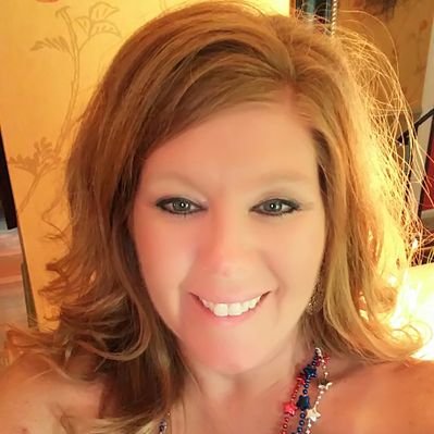 Profile Picture of Jennifer Walrath (@naturalredlady) on Twitter