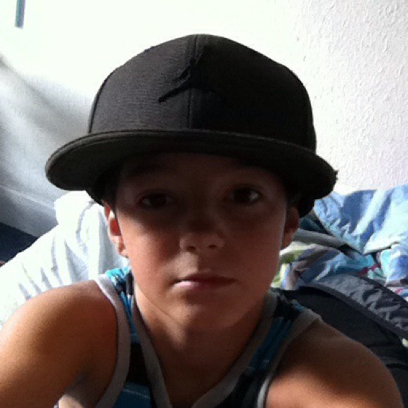 Profile Picture of Sean Mavis2 (@sean_mavis2) on Poshmark