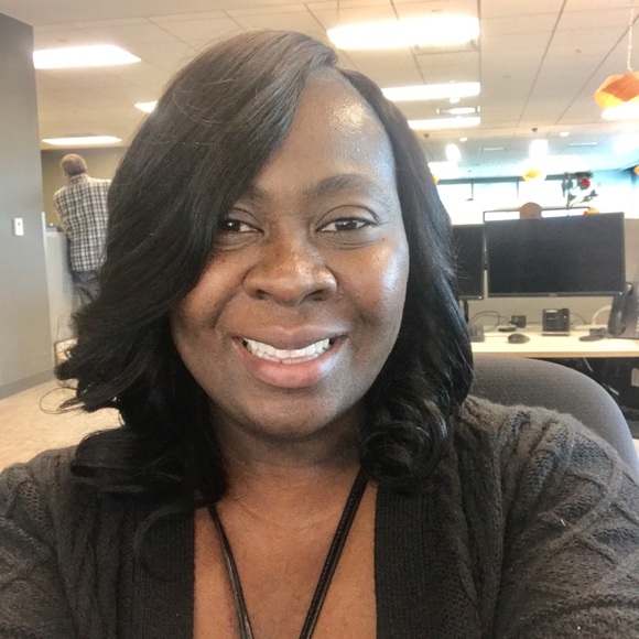 Profile Picture of Sonja Marshall (@sonjad73) on Poshmark