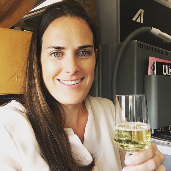 Profile Picture of Meredith Kern (@mkern516) on Poshmark