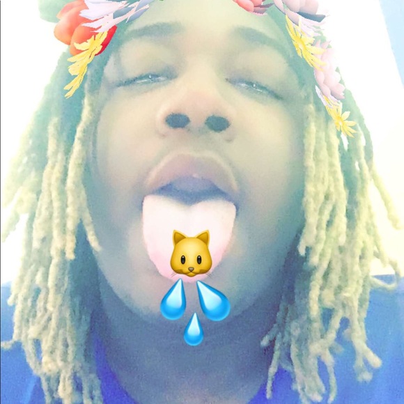 Profile Picture of Mahjio Shager (@mahjio) on Poshmark