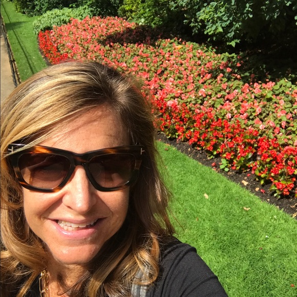 Jane Tranfo - Poshmark Profile Picture of Jane Tranfo (@janieht) on Poshmark