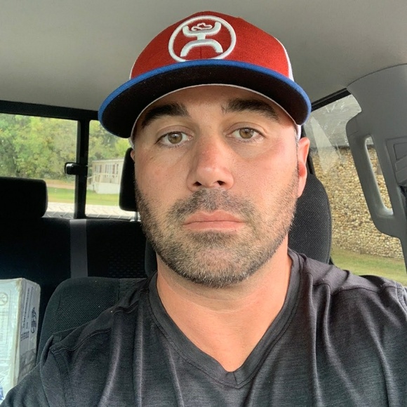 Profile Picture of Eric Glover (@medicglover) on Poshmark