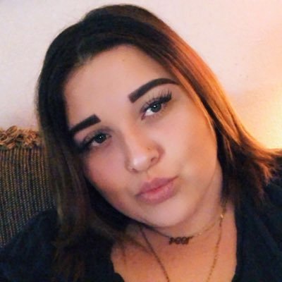 Profile Picture of Clarissa Barron (@chichamariee) on Twitter