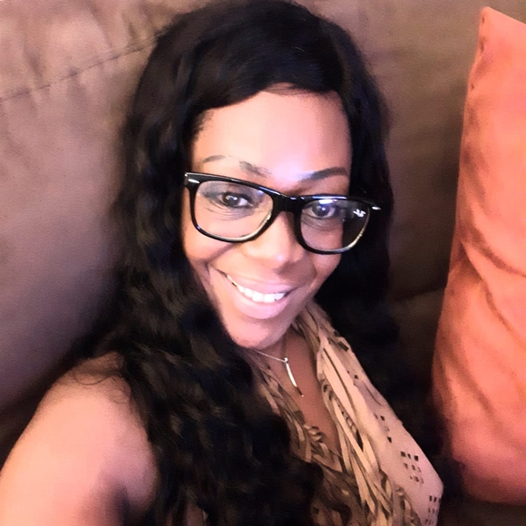 Profile Picture of Chena Thompson patrick (@chena_t) on Poshmark