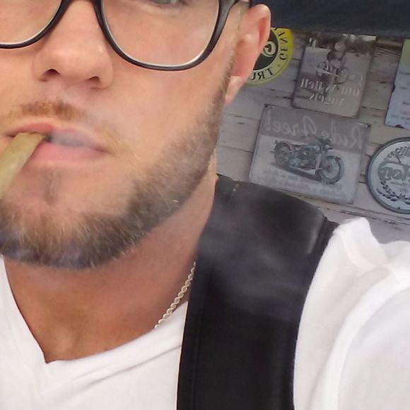 Profile Picture of Daniel Kukish (@yaleuniversityd) on Poshmark