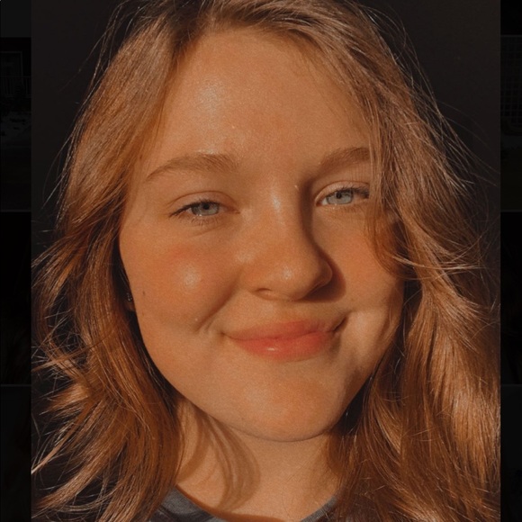 Profile Picture of Julia Doran (@juliadoran7) on Poshmark