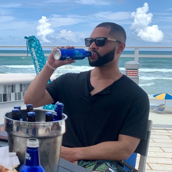 Profile Picture of Giovanny Datiz (@gdatiz1337) on Poshmark