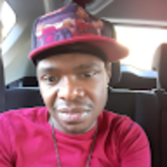 Profile Picture of Titus Holloman (@hollomantitus02) on Poshmark