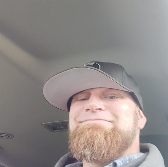 Profile Picture of Leo Knox (@leo_knox) on Poshmark