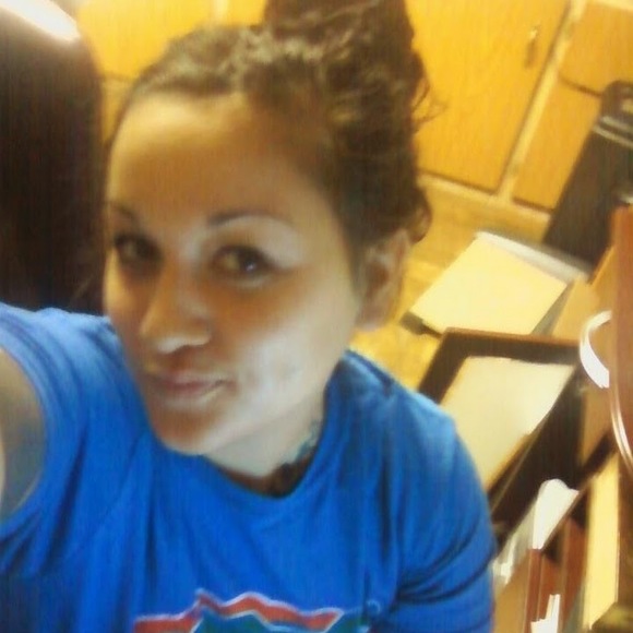 Krys Woelkers - Poshmark Profile Picture of Krys Woelkers (@krys1013) on Poshmark