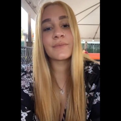 Profile Picture of Mac 🌻 (@writtenmelodyut) on Twitter