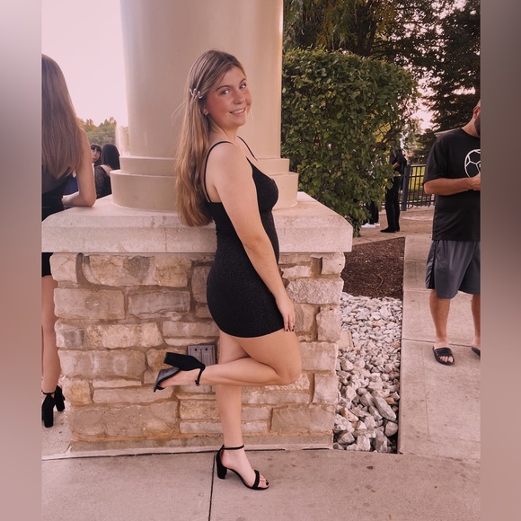 Profile Picture of Ari Gaudiuso (@agaudiuso) on Poshmark