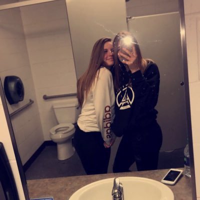 Profile Picture of Mckenzie Bailey (@Mckenzi03526887) on Twitter