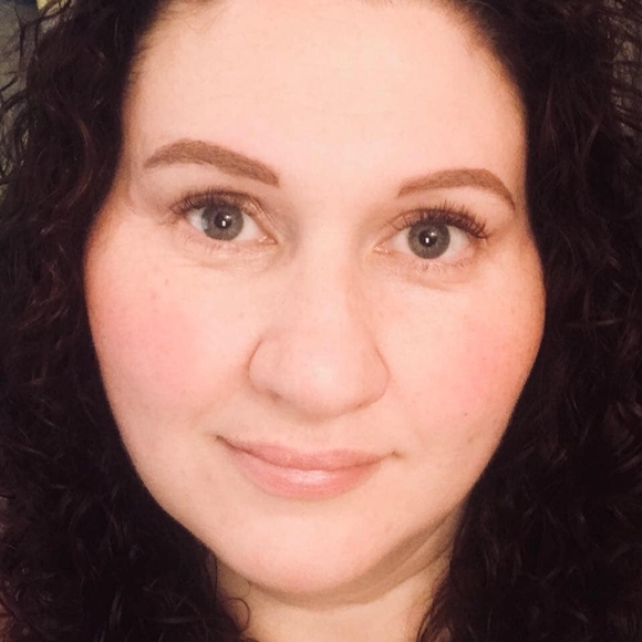 Profile Picture of Jill Plank (@jillplank) on Poshmark