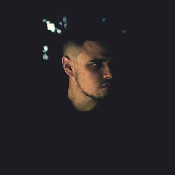 Profile Picture of Alex Hofmann (@alexhofmann) on Poshmark