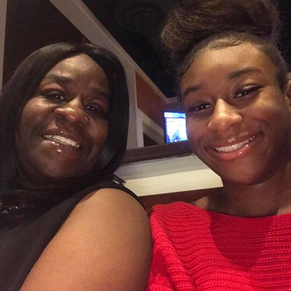 Profile Picture of Sandra Knight (@jayliajj) on Poshmark