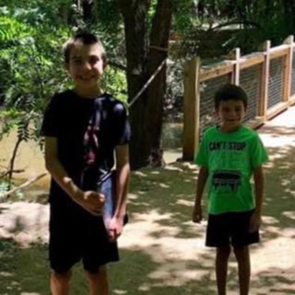 Brian Bollinger - Poshmark Profile Picture of Brian Bollinger (@briansiphone89) on Poshmark