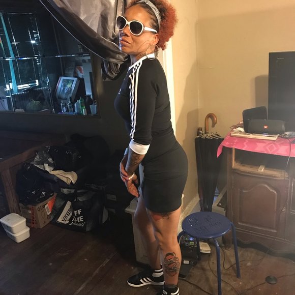 Jessica Tapper - Poshmark Profile Picture of Jessica Tapper (@ms_tapper34) on Poshmark