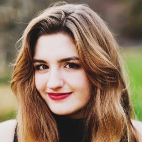Profile Picture of Tori Danielson (@kisstori123) on Poshmark
