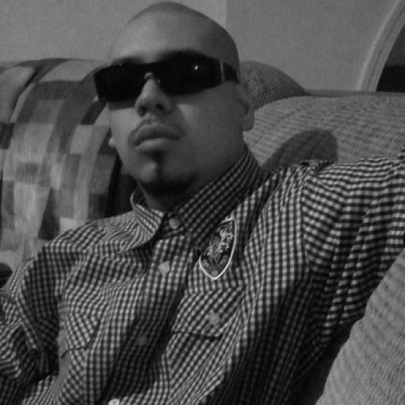 Profile Picture of Raymundo Camacho (@raycamacho1990) on Poshmark