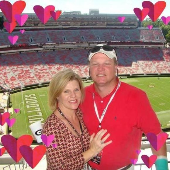 Profile Picture of Paige Saunders (@paige31792) on Poshmark