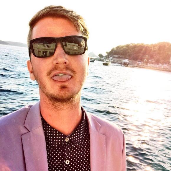 Profile Picture of Kevin Hartmann (@kevinhartmann) on Poshmark